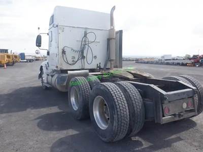 International 9200i Salvage Truck