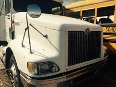 International 9400i Salvage Truck