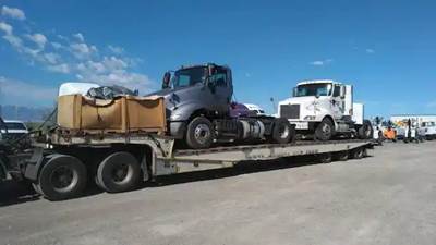 International 9400i Salvage Truck