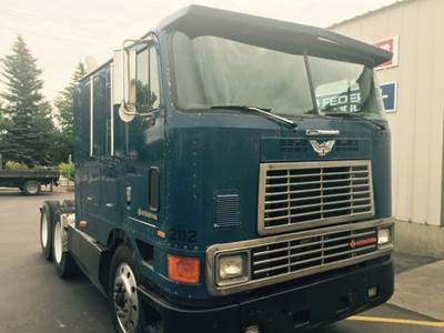 International 9700 Salvage Truck