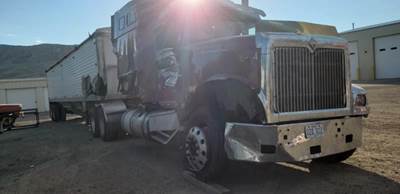 International 9900i Salvage Truck