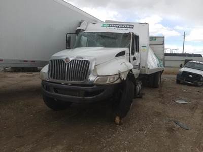 International DuraStar 4300 Salvage Truck