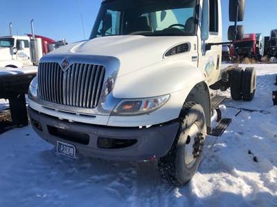 International DuraStar 4300 Salvage Truck