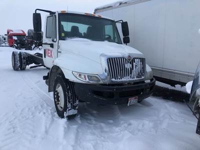 International DuraStar 4300 Salvage Truck