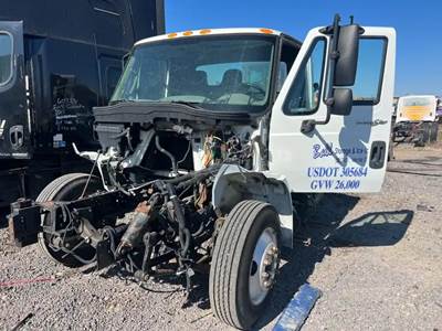 International DuraStar 4300 Salvage Truck