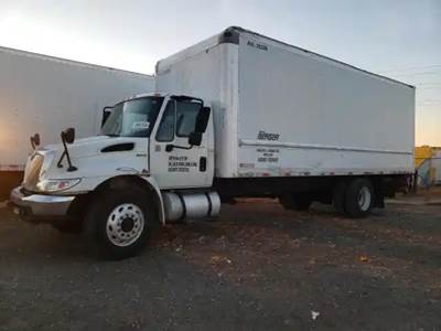 International DuraStar 4300 Salvage Truck