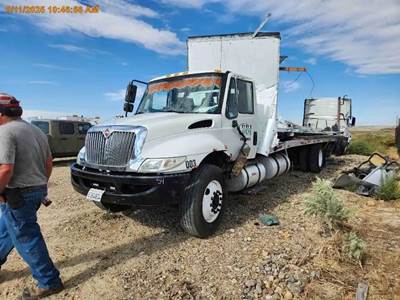 International DuraStar 4300 Salvage Truck