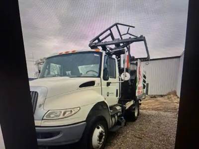 International DuraStar 4400 Salvage Truck