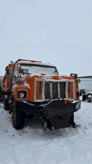 International F2674 Salvage Truck