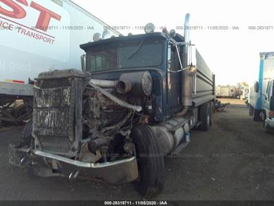 International F9370 Salvage Truck