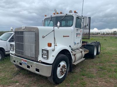 International F9370 Salvage Truck