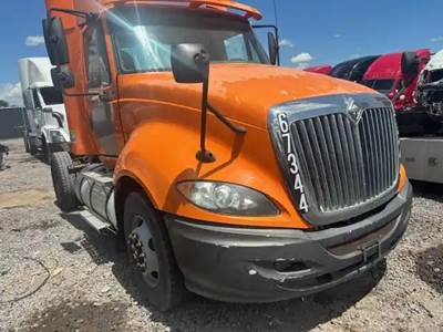 International LA617 Salvage Truck