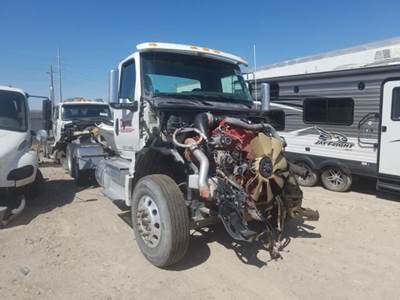 International LT625 Salvage Truck