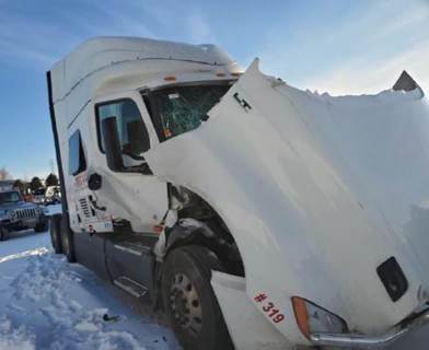 International LT625 Salvage Truck