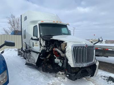 International LT625 Salvage Truck