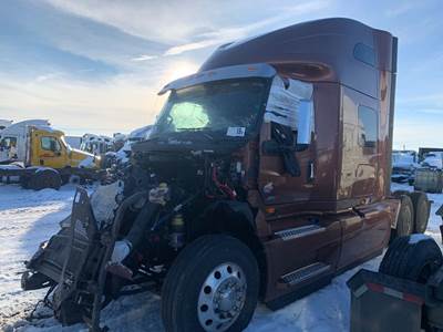 International LT625 Salvage Truck