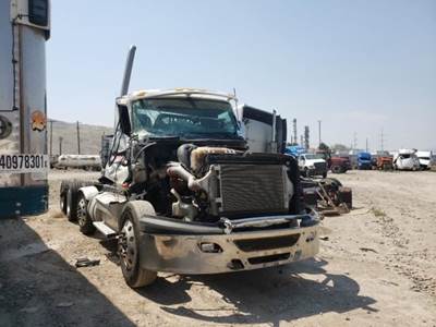 International LT625 Salvage Truck