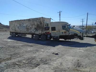 International LT625 Salvage Truck