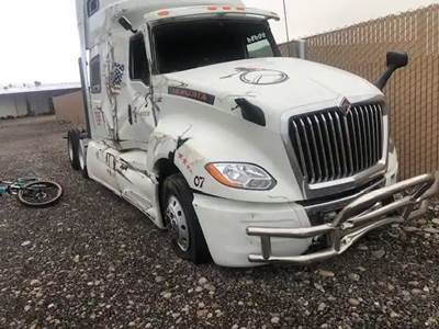 International LT625 Salvage Truck