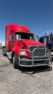 International LT625 Salvage Truck