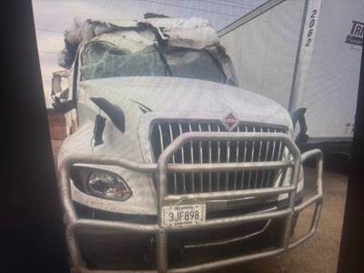 International LT62F Salvage Truck