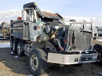 International Paystar 5600i Salvage Truck