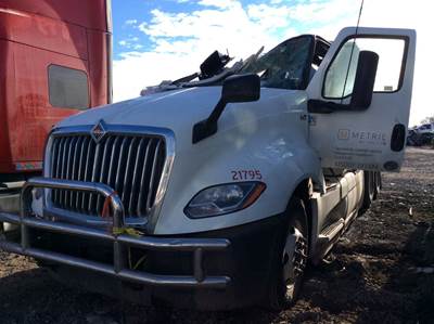 International ProStar Salvage Truck