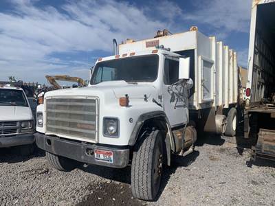 International S1900 Salvage Truck