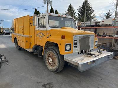International S1954 Salvage Truck