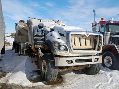 International WorkStar 7500 Salvage Truck