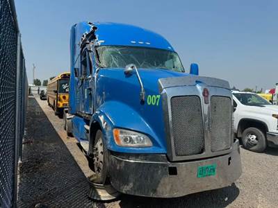 Kenworth T700 Salvage Truck