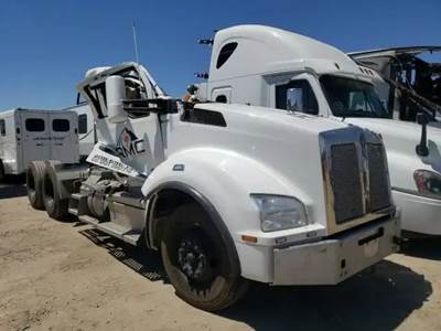 Kenworth T880 Salvage Truck
