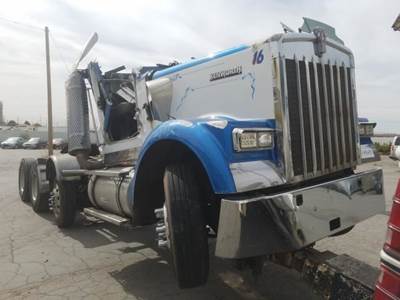 Kenworth W900 Salvage Truck