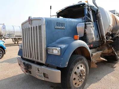 Kenworth W900 Salvage Truck
