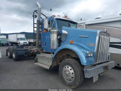 Kenworth W900 Salvage Truck