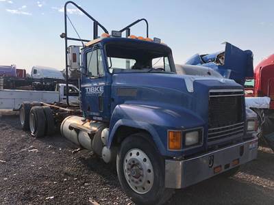 Mack CH613 Salvage Truck