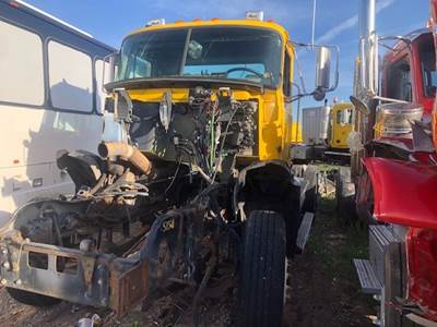Mack CL713 Salvage Truck