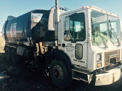 Mack MR688S Salvage Truck