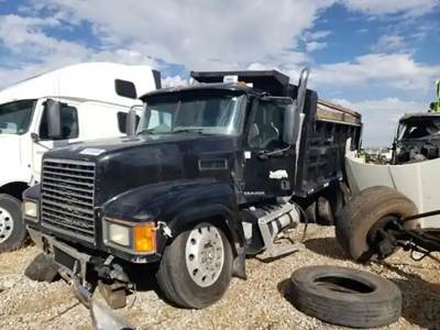 Mack Pinnacle CHU613 Salvage Truck