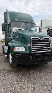 Mack Pinnacle CXU612 Salvage Truck