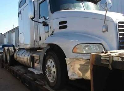 Mack Pinnacle CXU613 Salvage Truck