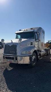 Mack Pinnacle CXU613 Salvage Truck