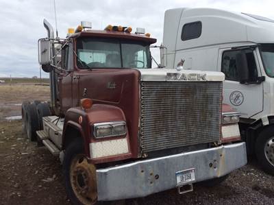 Mack RW Salvage Truck