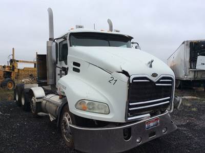 Mack Vision CX613 Salvage Truck