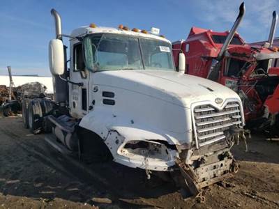 Mack Vision CX613 Salvage Truck