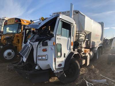 Peterbilt 320 Salvage Truck