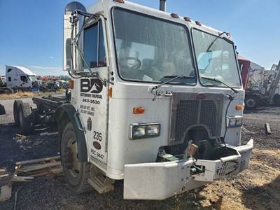 Peterbilt 320 Salvage Truck