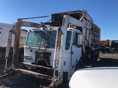 Peterbilt 320 Salvage Truck