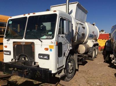 Peterbilt 320 Salvage Truck