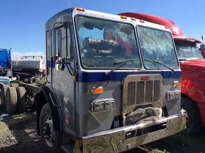 Peterbilt 320 Salvage Truck